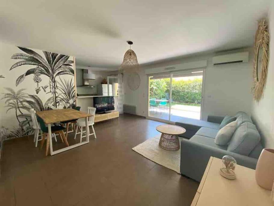 Tres Bel Appartement Contemporain Et Calme Fréjus Exterior photo