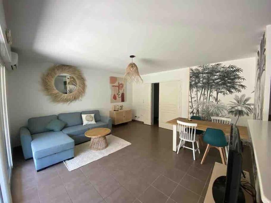 Tres Bel Appartement Contemporain Et Calme Fréjus Exterior photo