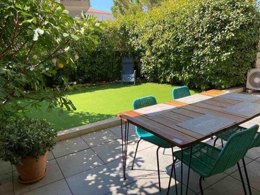 Tres Bel Appartement Contemporain Et Calme Fréjus Exterior photo